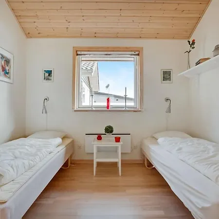 Three-bedroom Holiday In Casa vacanze *